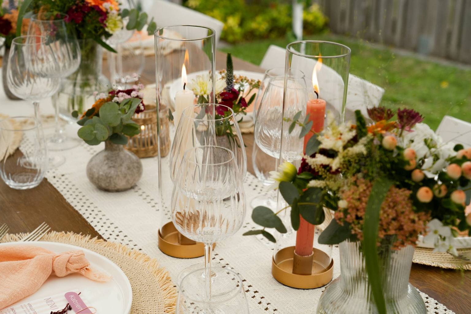 Table dressée en Provence pour des accords mets-vins