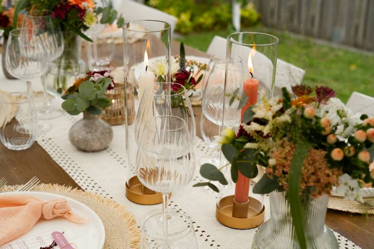 Table dressée en Provence pour des accords mets-vins