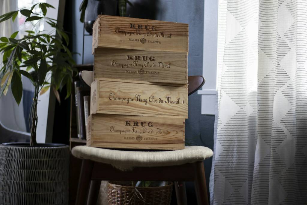 Coffret vin en caisse de bois avec trois bouteilles