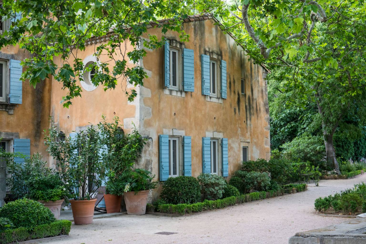 Maison de domaine entourée de vignes où dormir dans les vignes en Provence