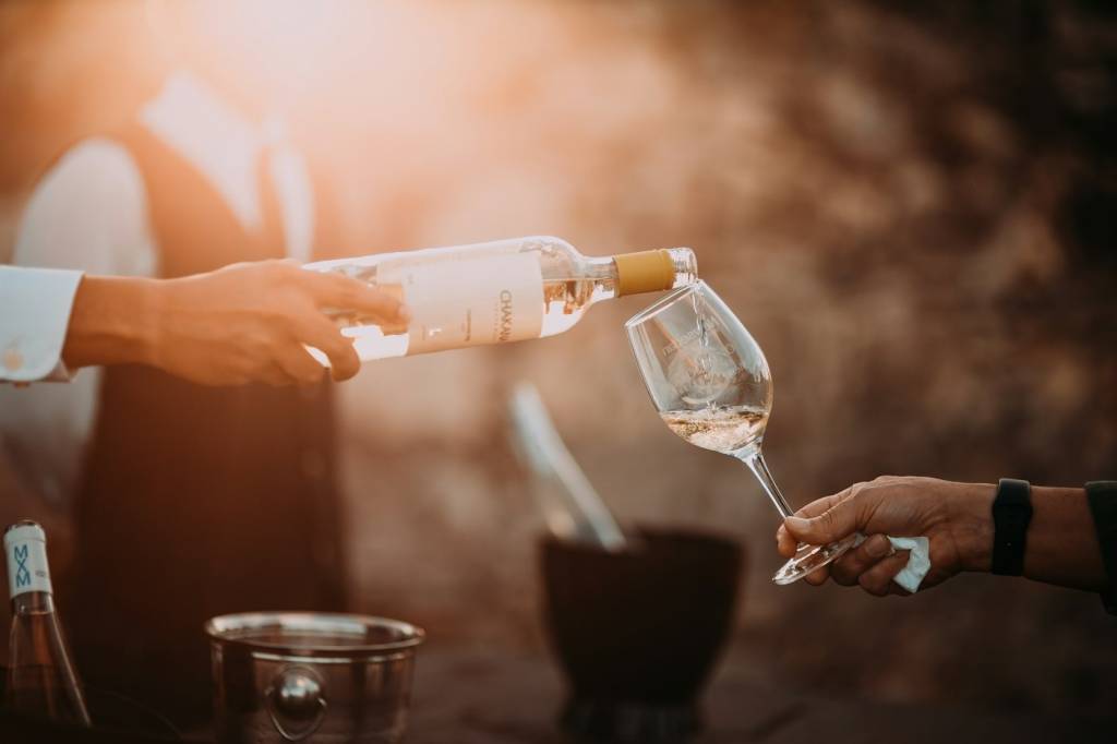 Verre de rosé illustrant les vins du Luberon